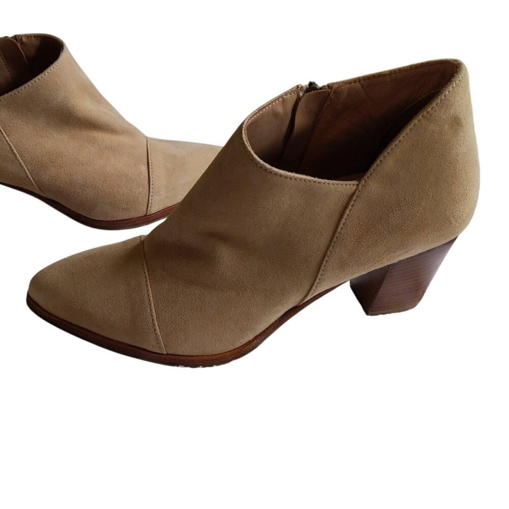 Italeau Women's EU Sz 38.5 (US 8) Genuine Leather NWOB Tan Suede Booties Zip